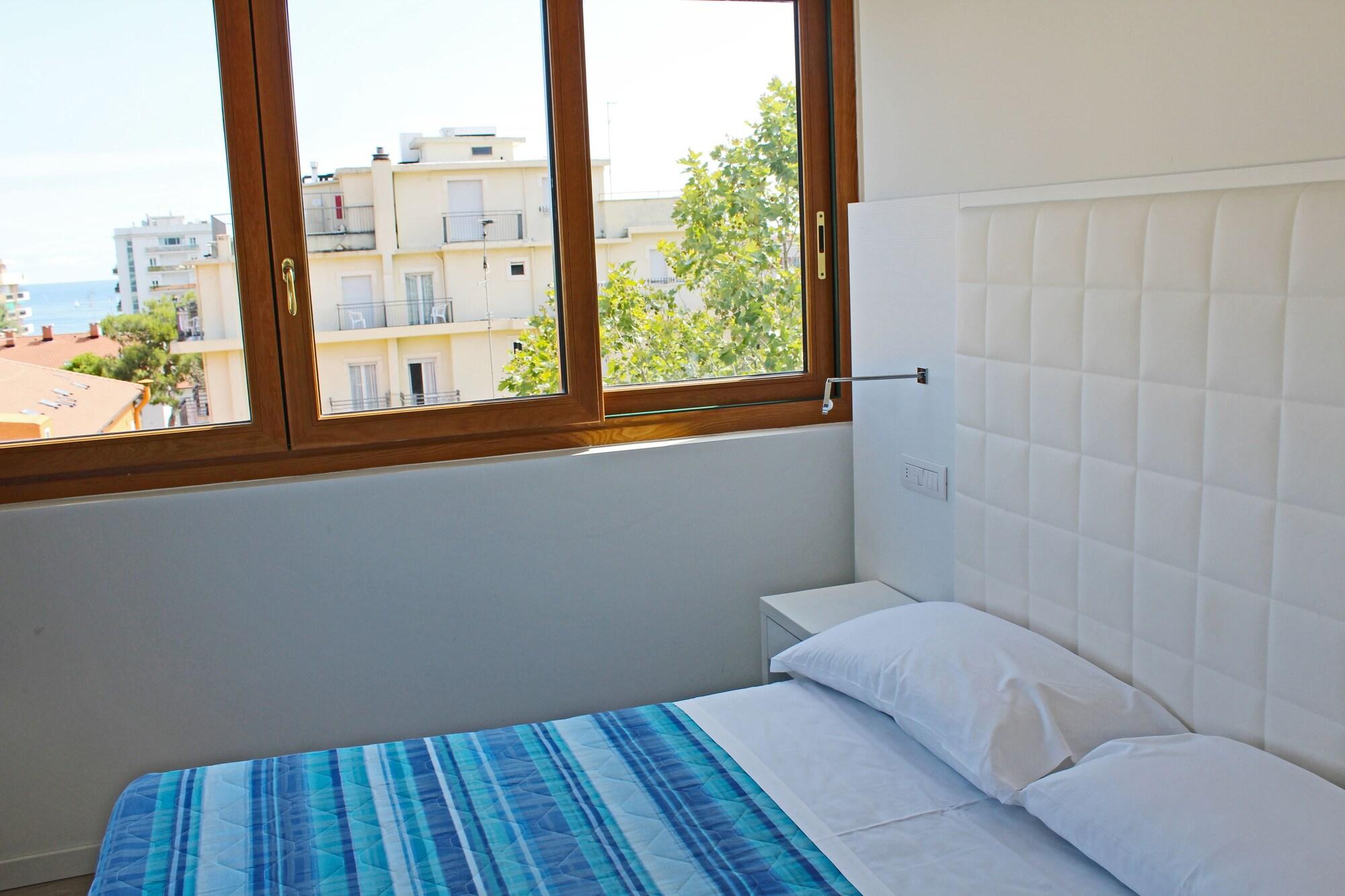 Hotel Saint Tropez Riccione Exteriör bild