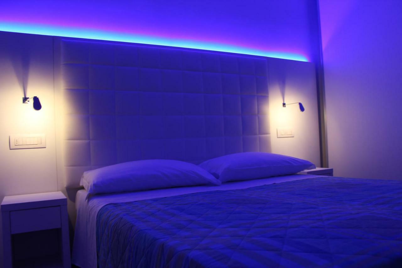 Hotel Saint Tropez Riccione Exteriör bild